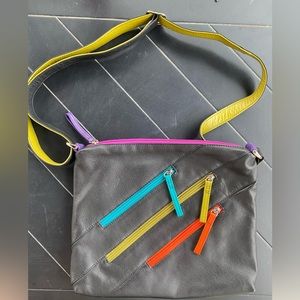 Ili Retro Leather Crossbody